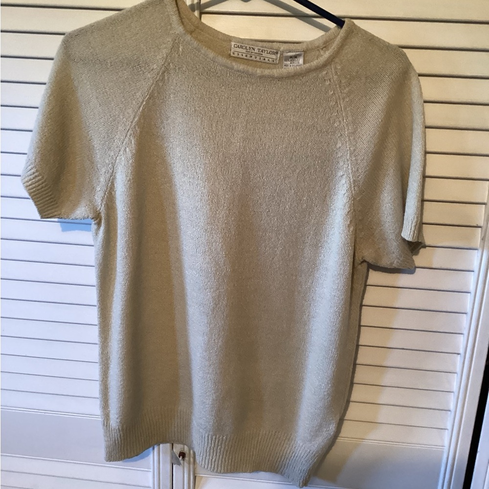 Vintage Carolyn Taylor Essentials tan pullover short sleeve sweater, size Medium